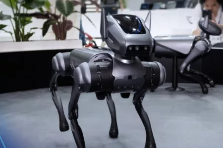 Robot anjing Dynamic 1