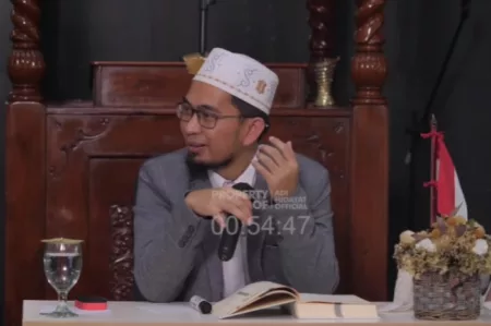 Penting, Ustadz Adi Hidayat Jelaskan Orang yang Celaka di Bulan Ramadhan, Begini Penjelasannya