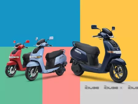 Lebih Mahal dari Vespa, Motor Listrik TVS iQube Resmi Hadir dengan Harga 50 jutaan, Minat?