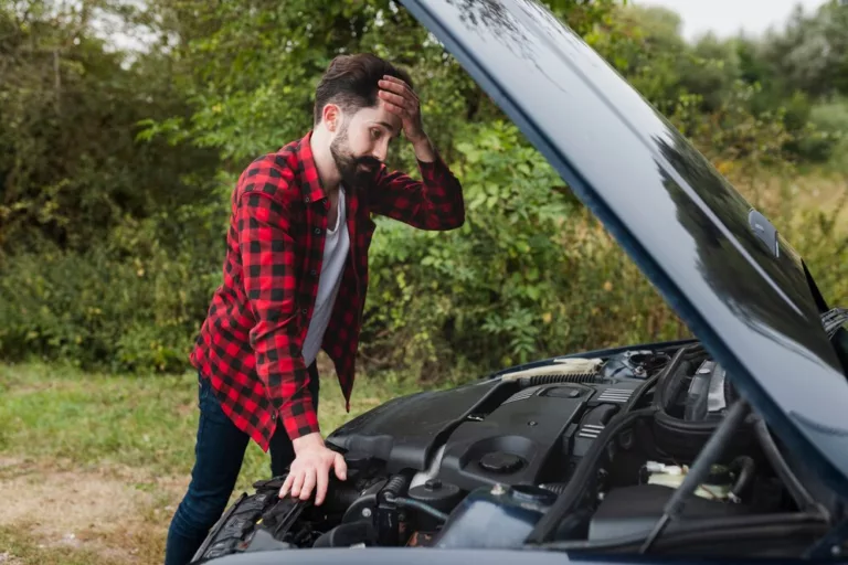 Jangan Dianggap Sepele! Ini 3 Tanda Mobil Perlu Diservis, Apa Saja?